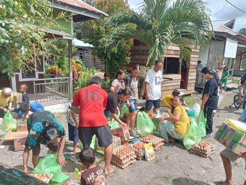 PEMBAGIAN SEMBAKO UNTUK WARGA
