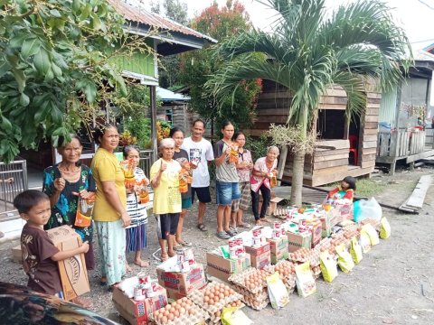 PEMBAGIAN SEMBAKO UNTUK WARGA