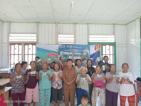 PEMBAGIAN BLT KEPADA WARGA