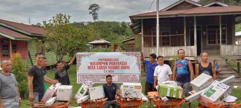 PEMBAGIAN ALAT TANI