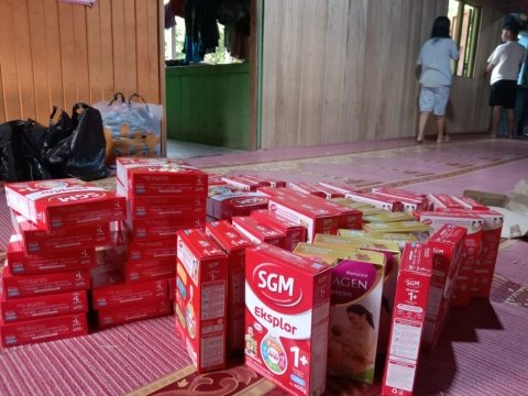 PEMBERIAN MAKAN TAMBAHAN DAN PENGECEKAN KESEHATAN 