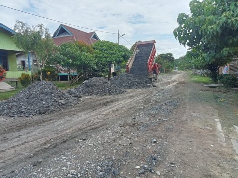 PENIMBUNAN JALAN LINGKUNGAN DESA