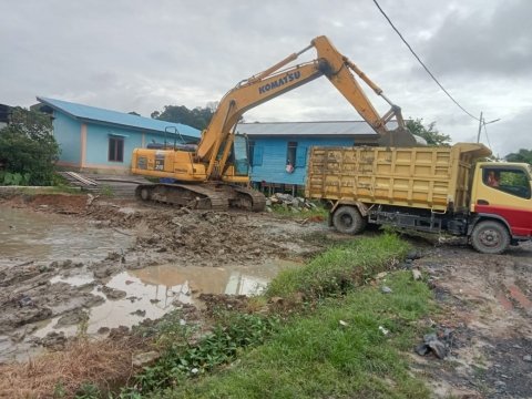 PENIMBUNAN JALAN LINGKUNGAN DESA